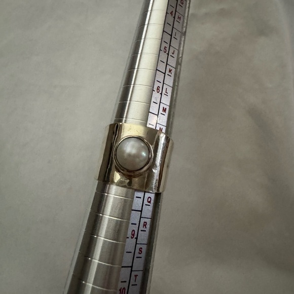 Vintage Wide Band Pearl Statement Ring - Picture 6 of 6